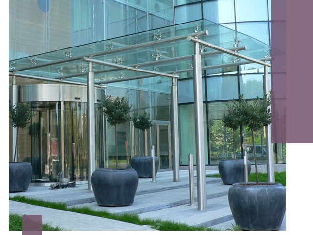 Навесы из стекла на заказ в Томске — монтаж и установка