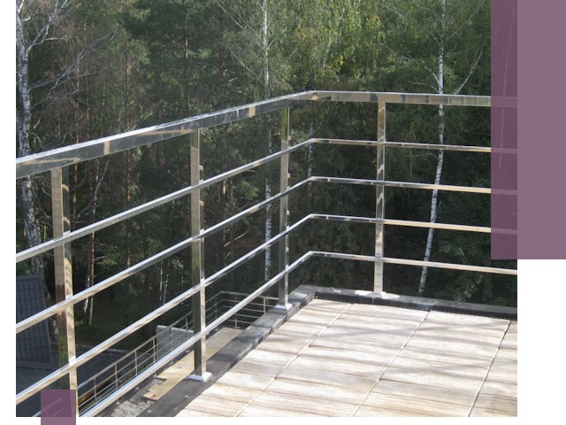 Парапеты из нержавеющей стали в Томске — изготовление и монтаж