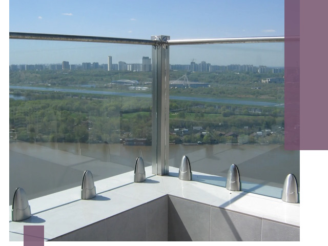 Стеклянные парапеты премиум класса в Томске для домов и бизнесов